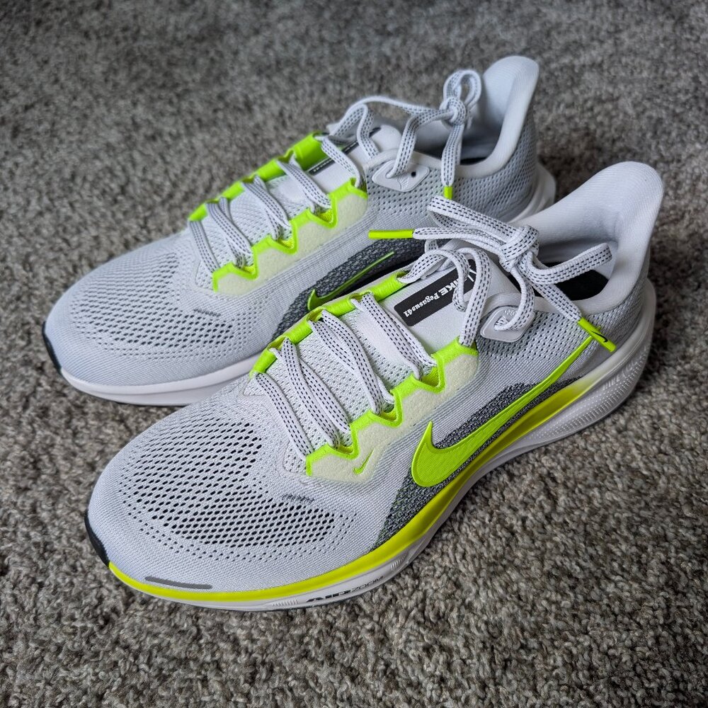 NEW IN BOX Nike Air Zoom Pegasus 41 White/Volt-Black